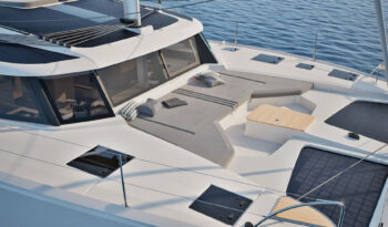 Fountaine-Pajot-44-Front-Cockpit-01