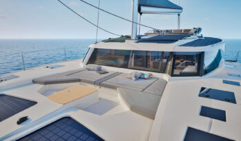 Fountaine-Pajot-44-Front-Cockpit-02