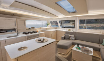 Fountaine-Pajot-44-Interiors-08